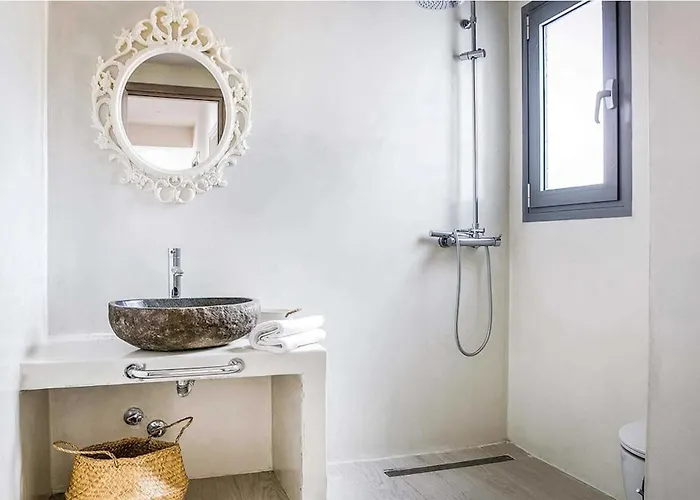 Romeo Kefalonia * Svoronata