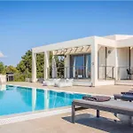 Romeo Kefalonia *